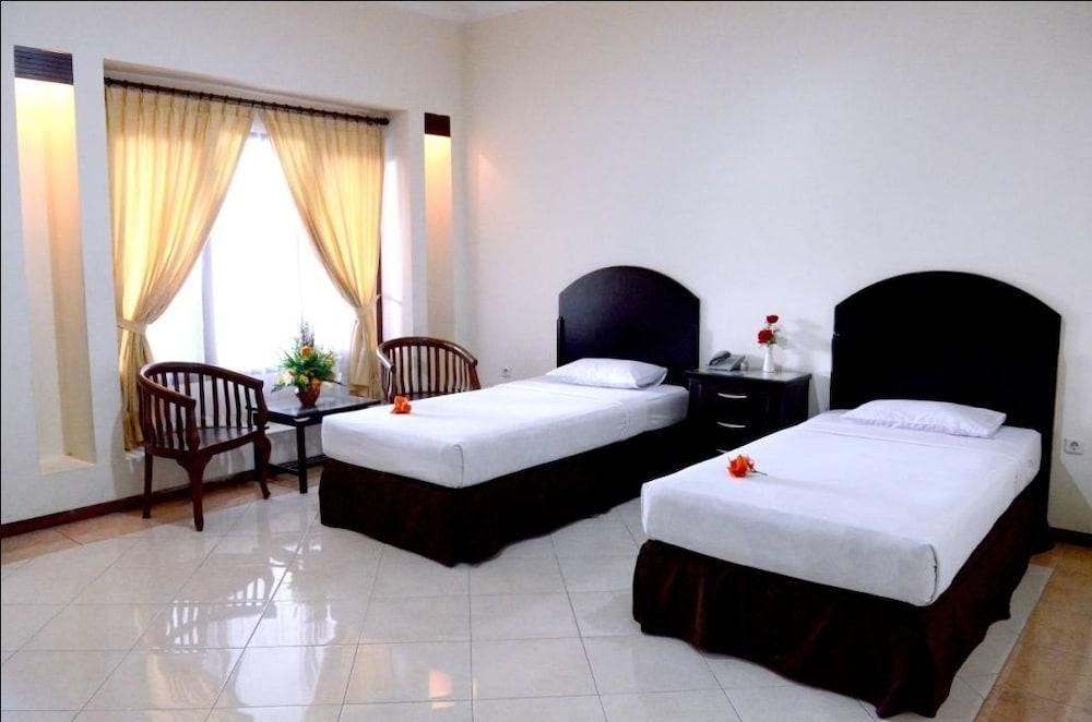Hotel Pelangi Malang, Kayutangan Heritage Buitenkant foto