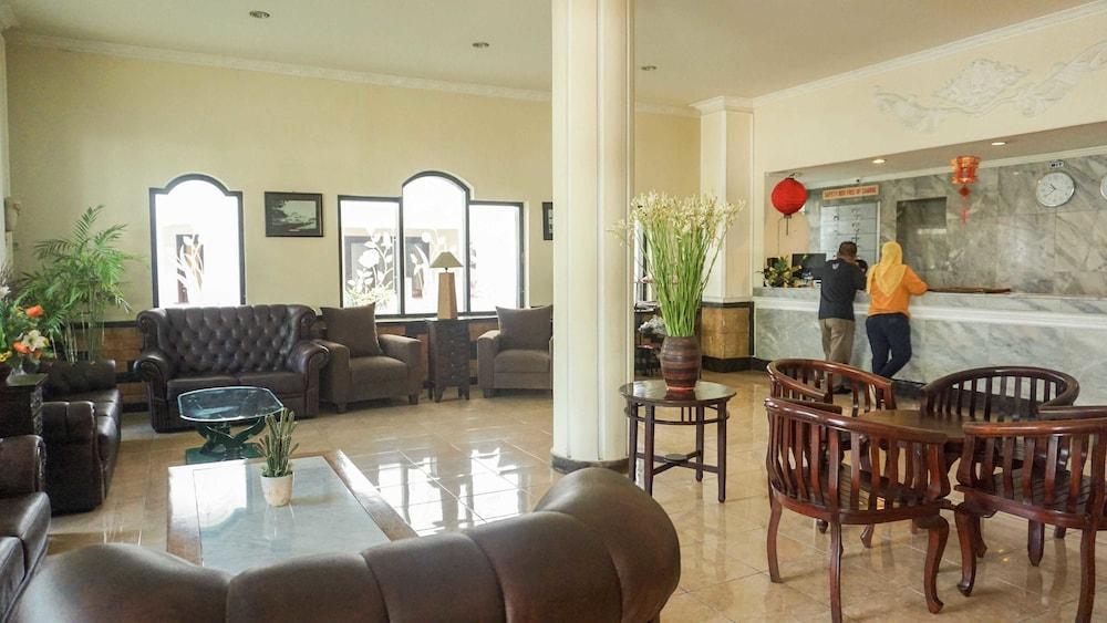 Hotel Pelangi Malang, Kayutangan Heritage Buitenkant foto