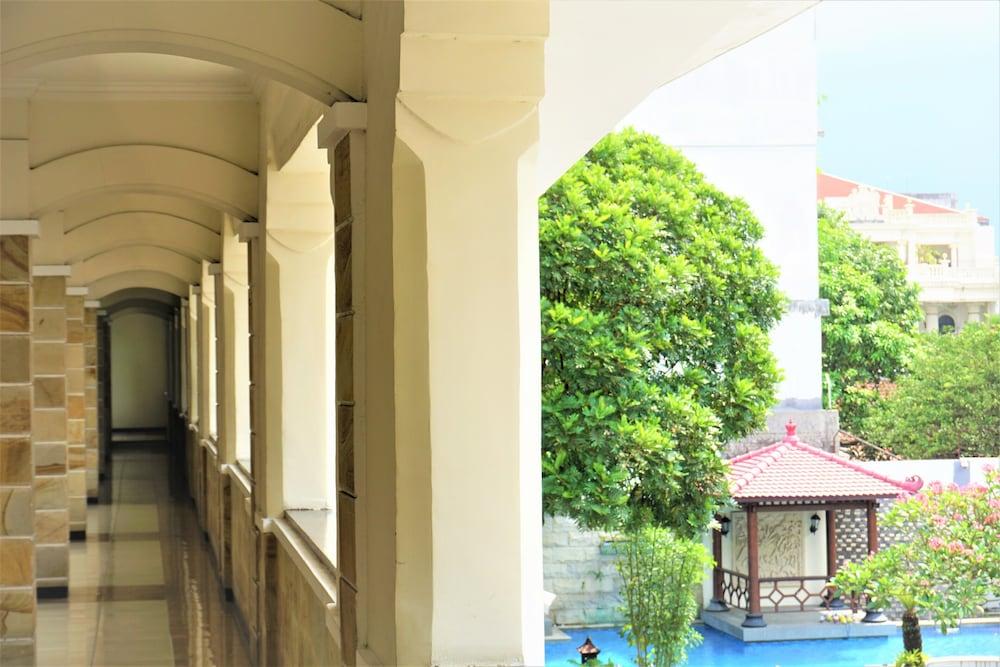 Hotel Pelangi Malang, Kayutangan Heritage Buitenkant foto