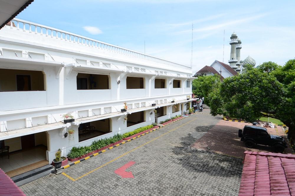 Hotel Pelangi Malang, Kayutangan Heritage Buitenkant foto