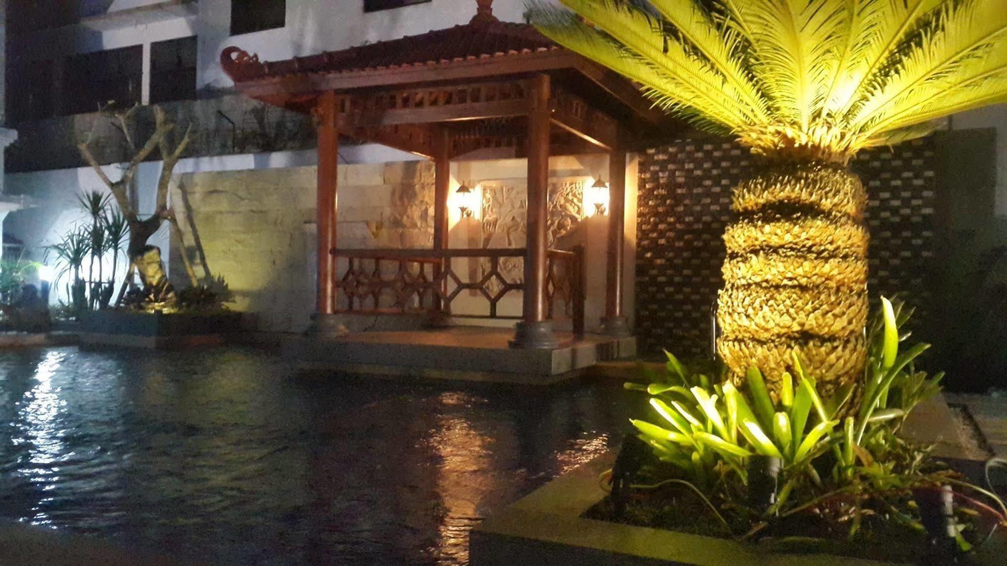 Hotel Pelangi Malang, Kayutangan Heritage Buitenkant foto